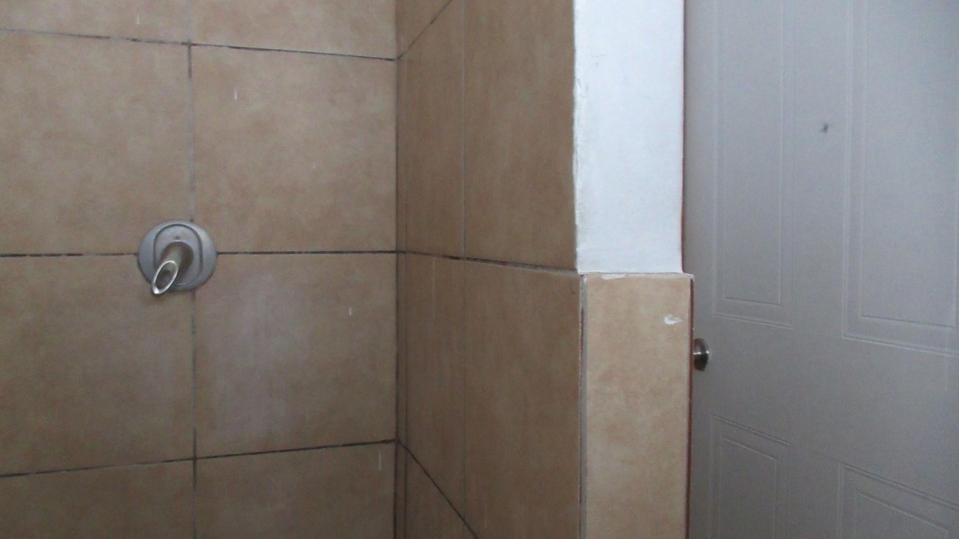 Bathroom 1 - 10 square meters of property in Norwood