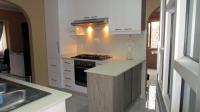 Kitchen - 14 square meters of property in Woodview