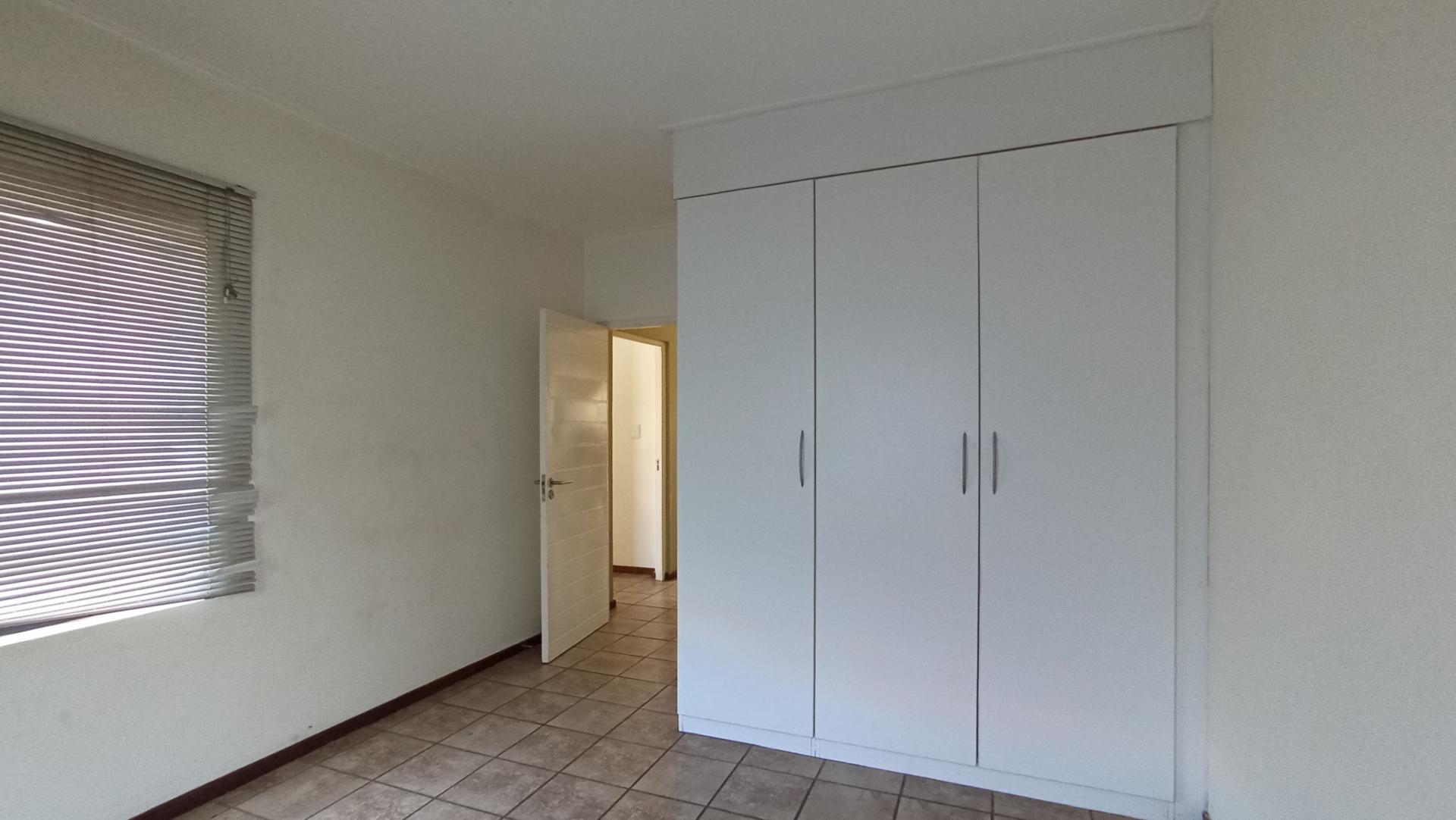 Bed Room 1 - 12 square meters of property in Jackal Creek Golf Estate