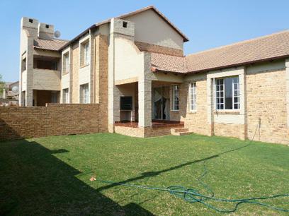 3 Bedroom Simplex for Sale For Sale in Midrand - Private Sale - MR47511