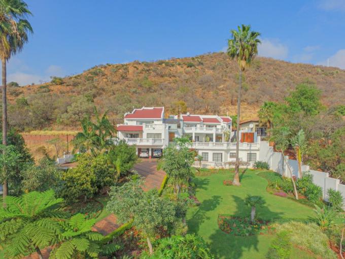 4 Bedroom House for Sale For Sale in Protea Park Remove - MR475359