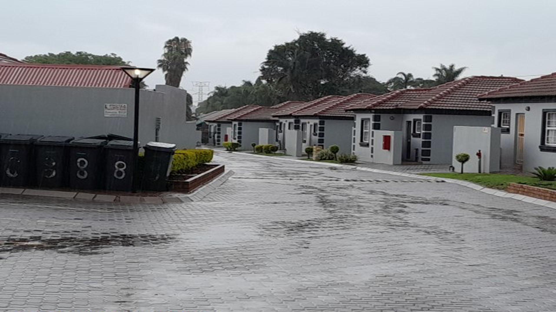 Front View of property in The Orchards