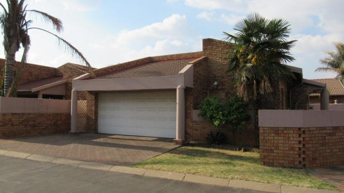 3 Bedroom House for Sale For Sale in Beyers Park - Private Sale - MR475473