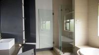Main Bathroom - 17 square meters of property in Sable Hills