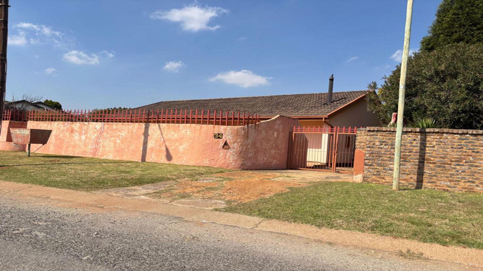 Front View of property in Johannesburg Central