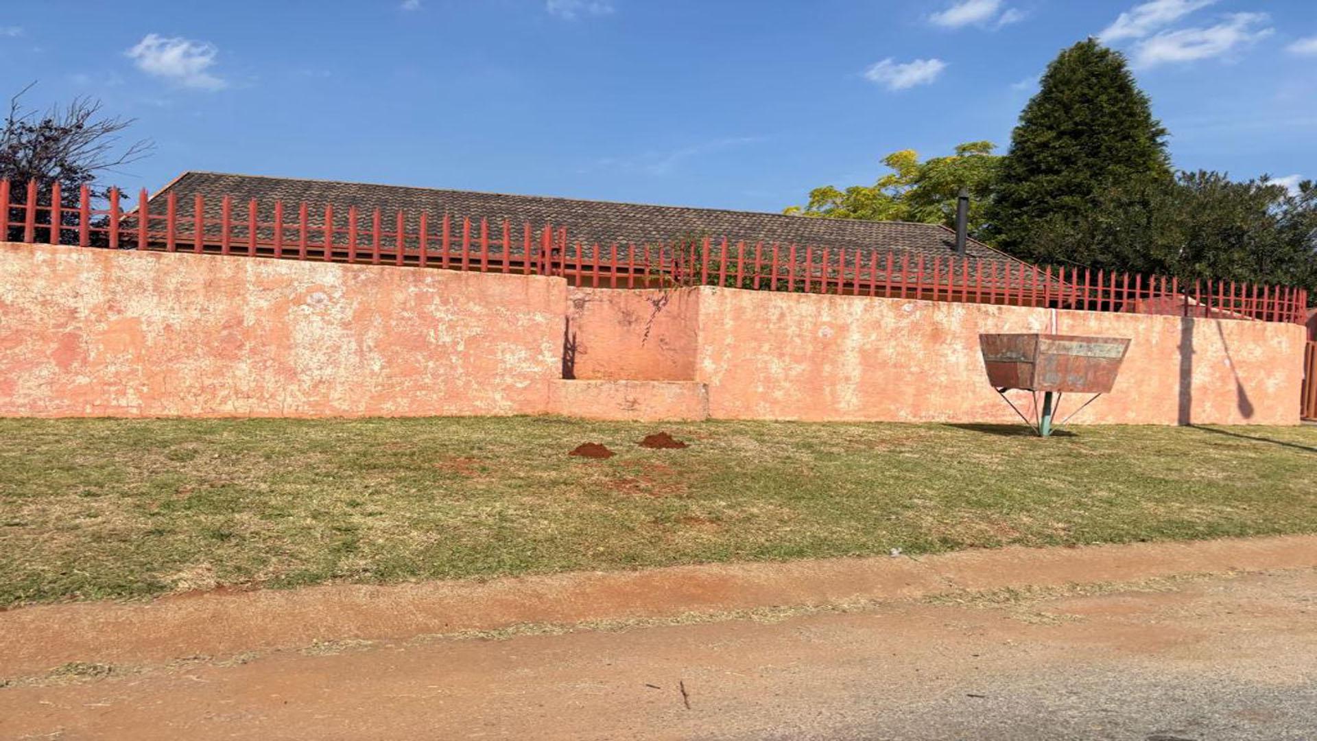 Front View of property in Johannesburg Central