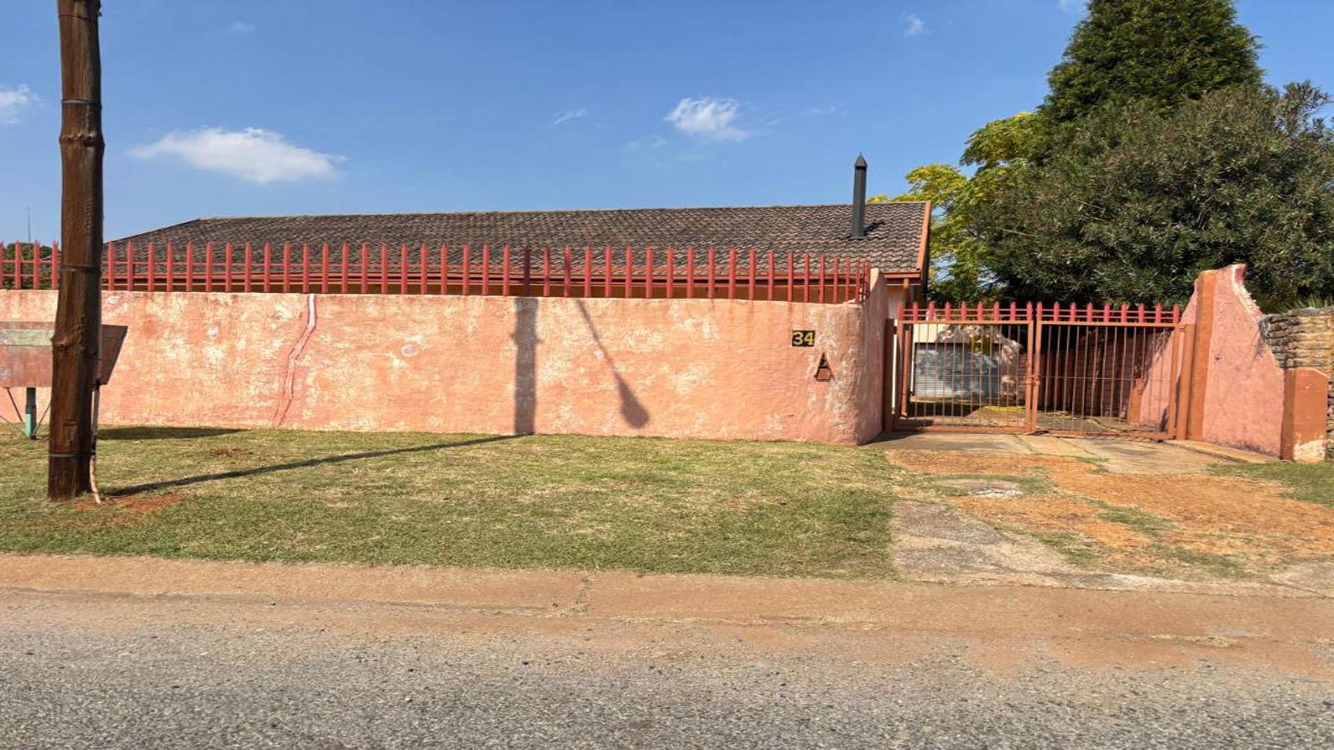 Front View of property in Johannesburg Central