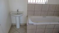 Main Bathroom - 6 square meters of property in Dawn Park