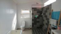 Main Bathroom - 15 square meters of property in Norton's Home Estates