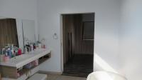 Main Bathroom - 15 square meters of property in Norton's Home Estates