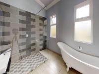 Main Bathroom - 15 square meters of property in Norton's Home Estates