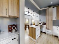 Kitchen - 13 square meters of property in Norton's Home Estates