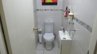 Guest Toilet - 2 square meters of property in Willowbrook