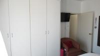 Main Bedroom - 19 square meters of property in Willowbrook
