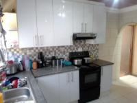 Kitchen - 13 square meters of property in Tsakane