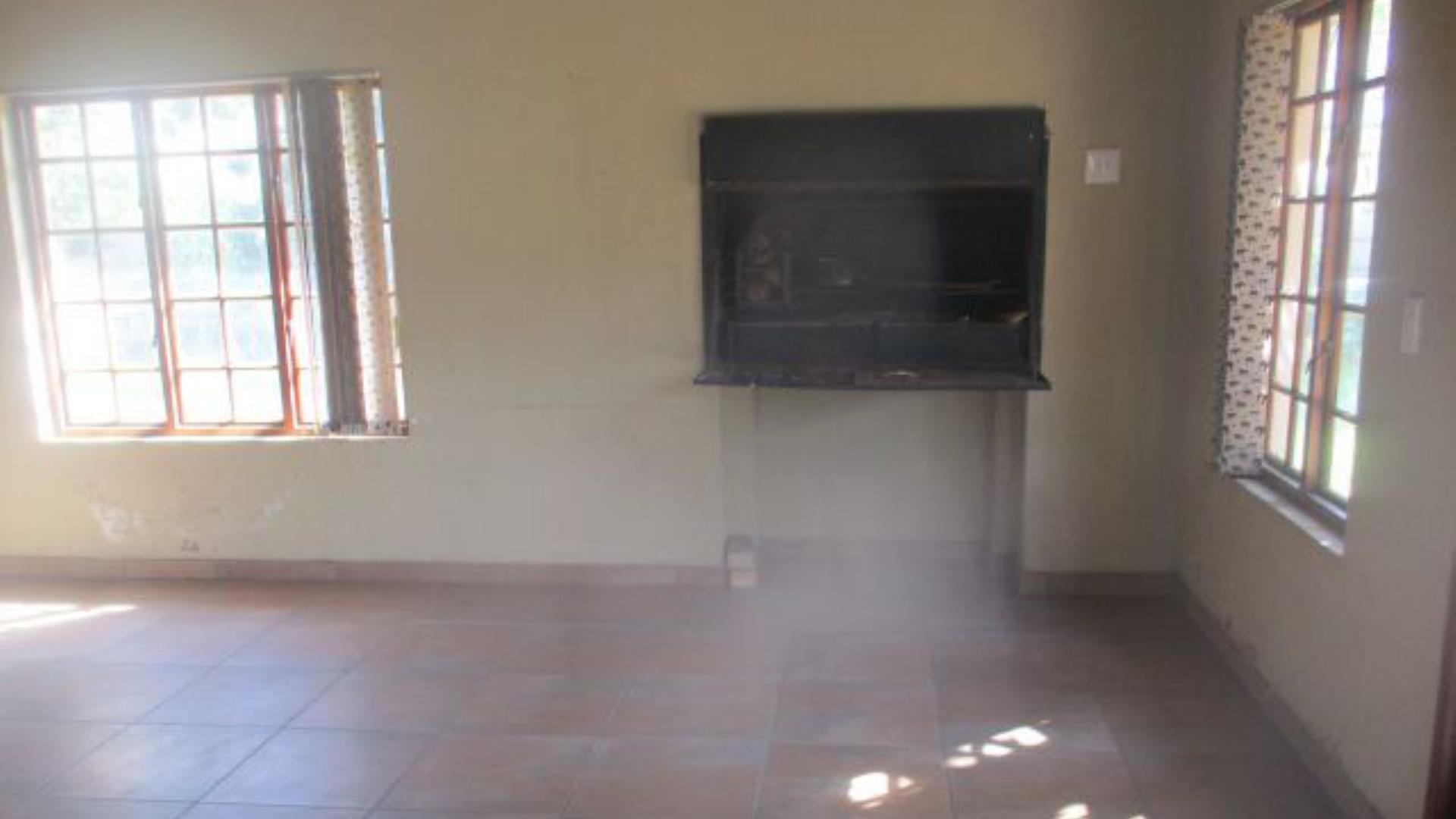 Entertainment of property in Flimieda