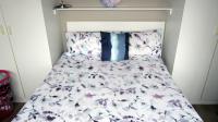 Bed Room 1 - 12 square meters of property in Queensburgh