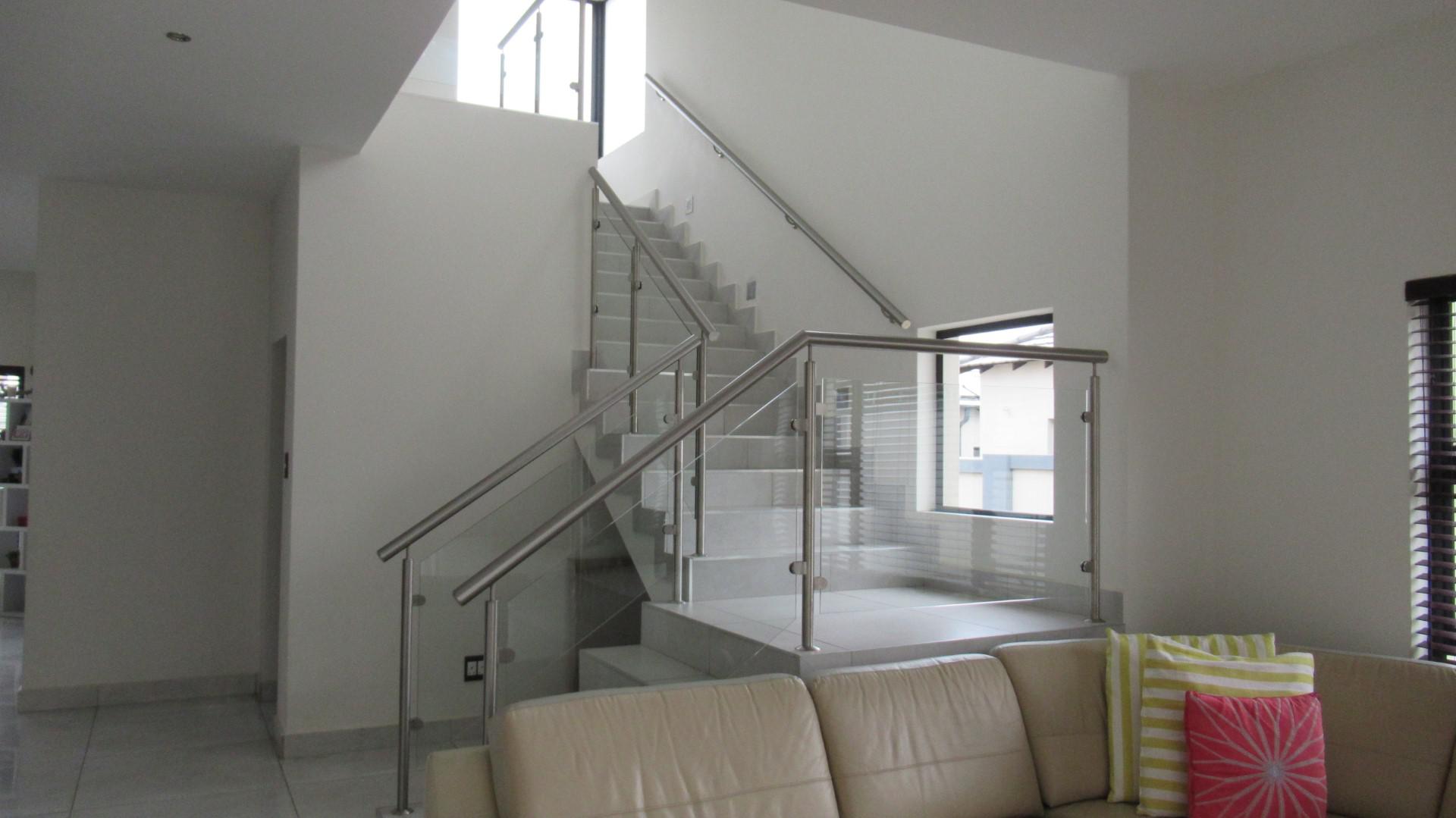 Lounges - 16 square meters of property in Beyers Park