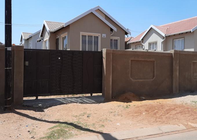 FNB SIE Sale In Execution 2 Bedroom House for Sale in Krugersdorp - MR476187