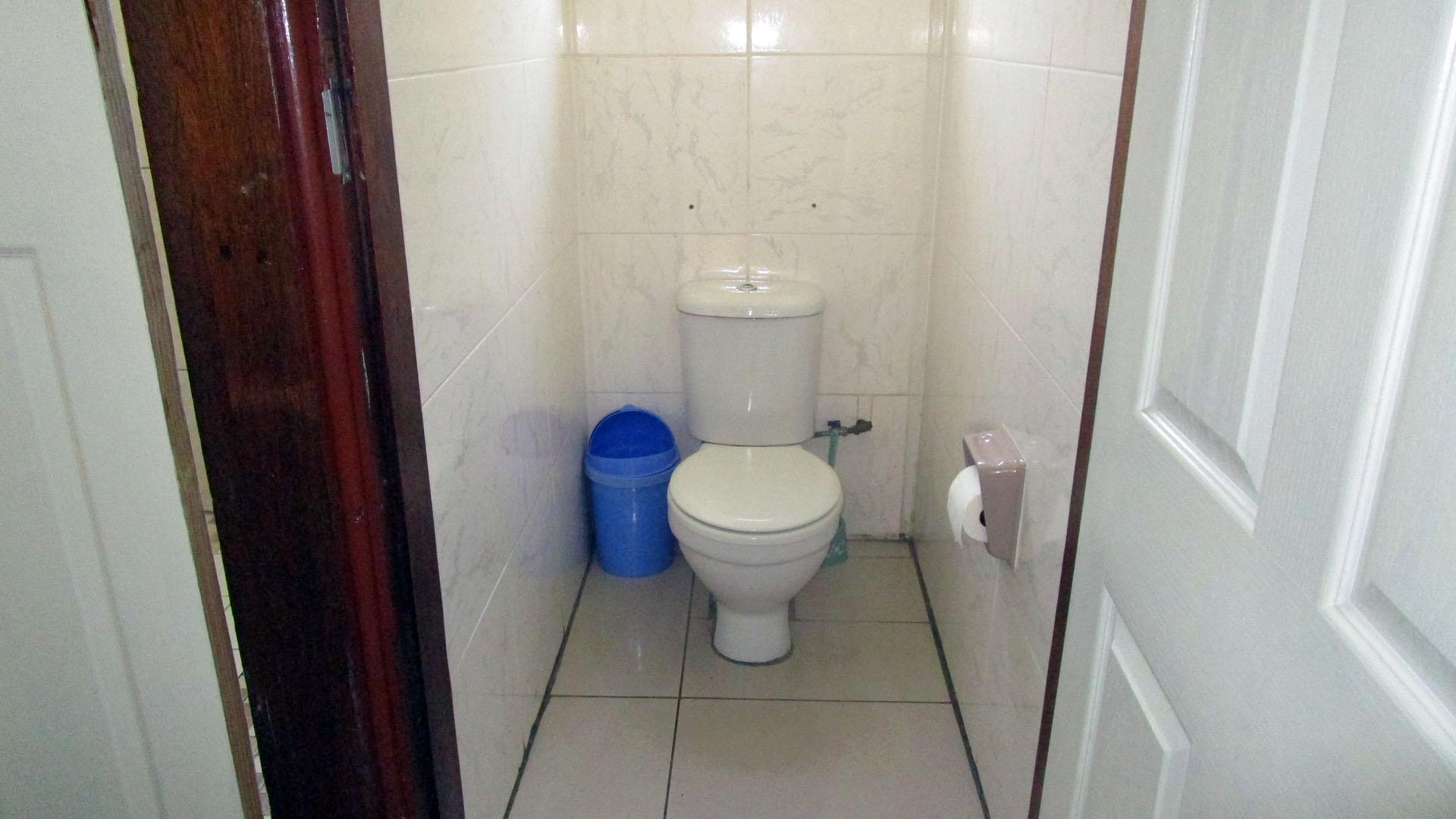 Main Bathroom - 6 square meters of property in Tongaat