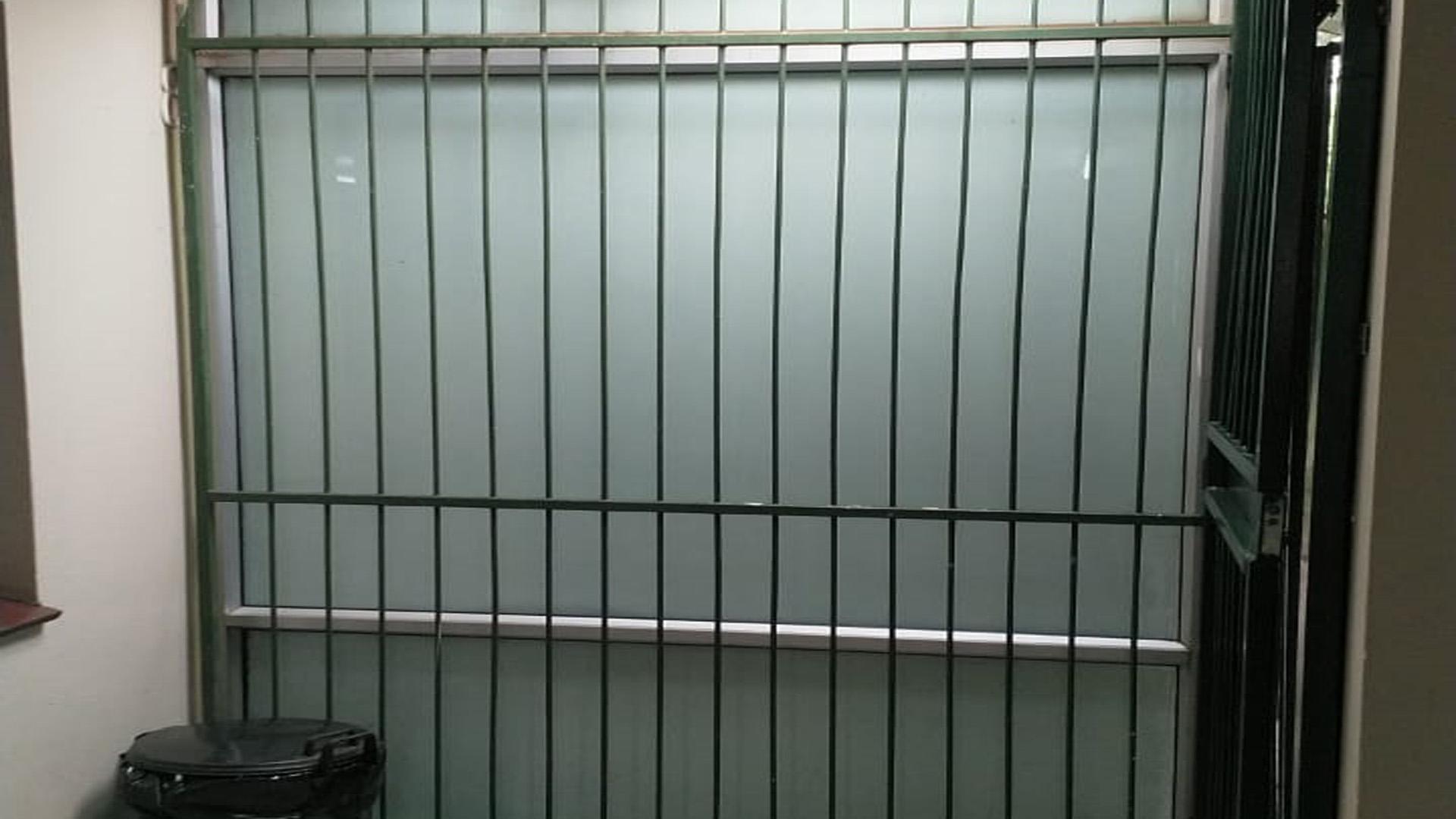 Lounges - 63 square meters of property in Brandwag