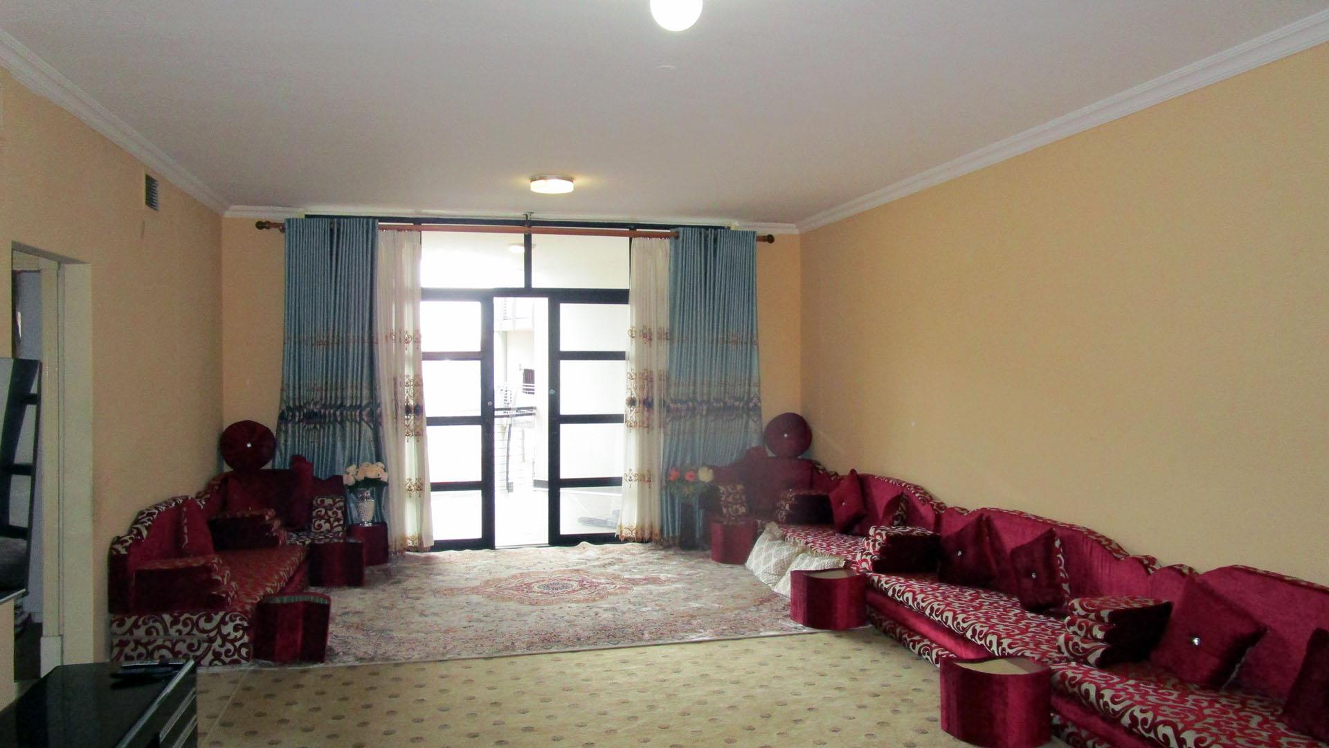 Lounges - 23 square meters of property in Point