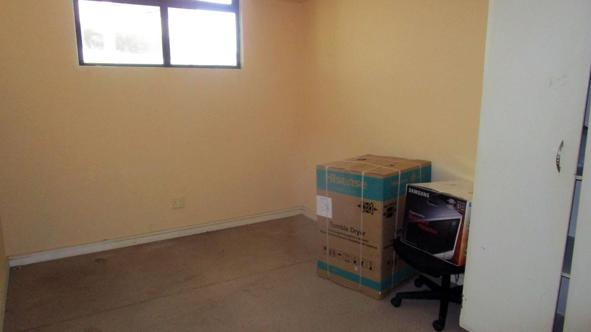 Bed Room 2 - 16 square meters of property in Point