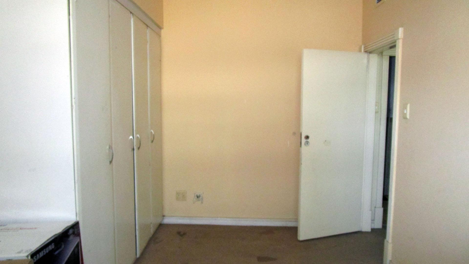 Bed Room 2 - 16 square meters of property in Point