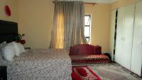 Main Bedroom - 27 square meters of property in Point