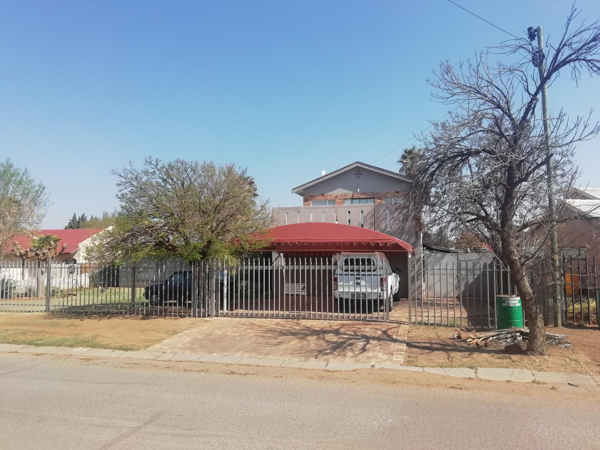 Front View of property in Flimieda