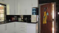 Kitchen - 14 square meters of property in Paul Krugersoord