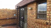 Balcony - 80 square meters of property in Laudium