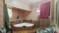 Bathroom 1 - 2 square meters of property in Visagiepark