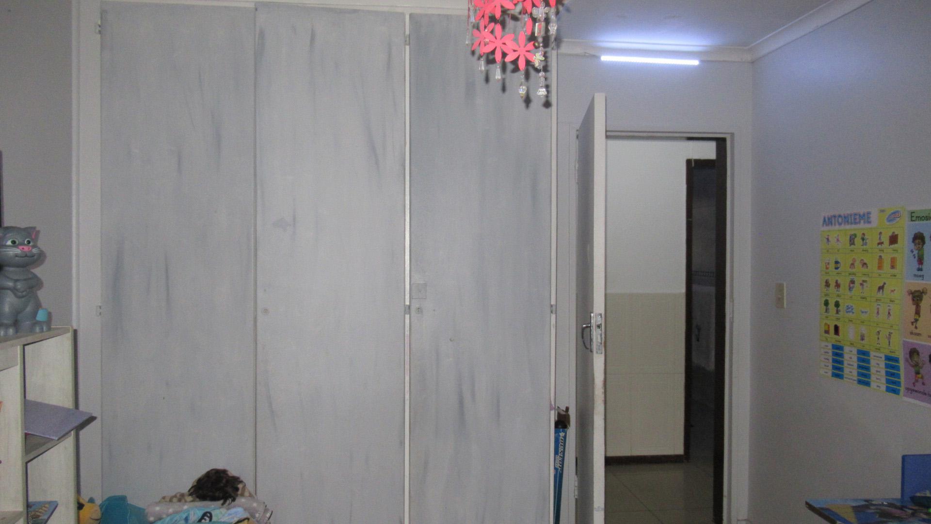 Bed Room 2 - 14 square meters of property in Secunda