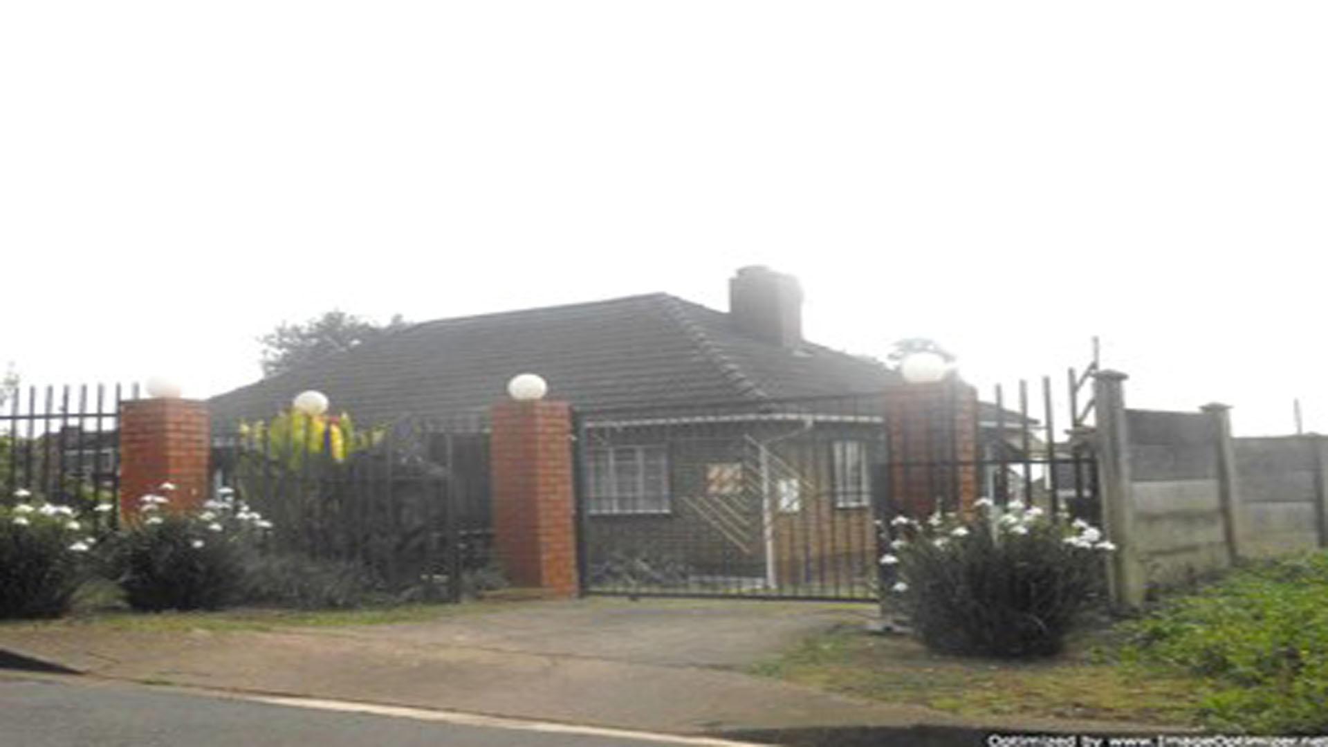 Front View of property in Napierville