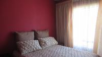 Bed Room 1 - 14 square meters of property in Naturena