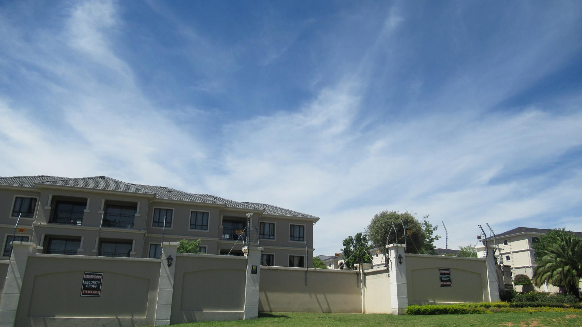 Front View of property in Maroeladal