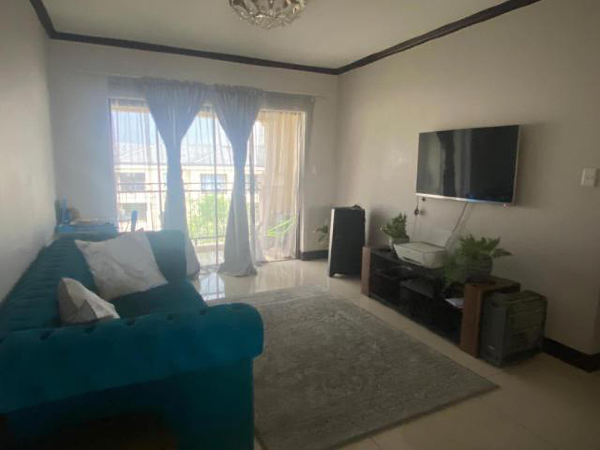 Lounges of property in Maroeladal