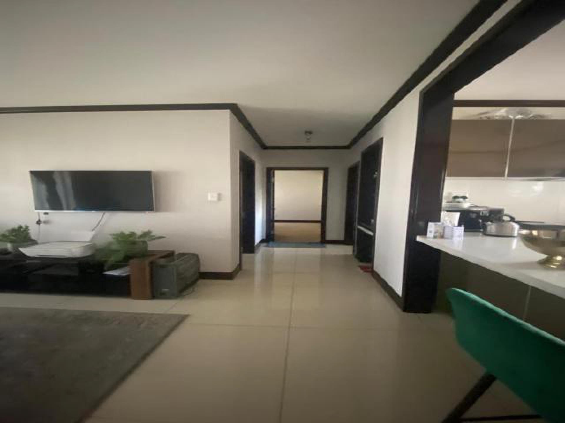 Spaces of property in Maroeladal