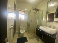 Bathroom 1 of property in Maroeladal