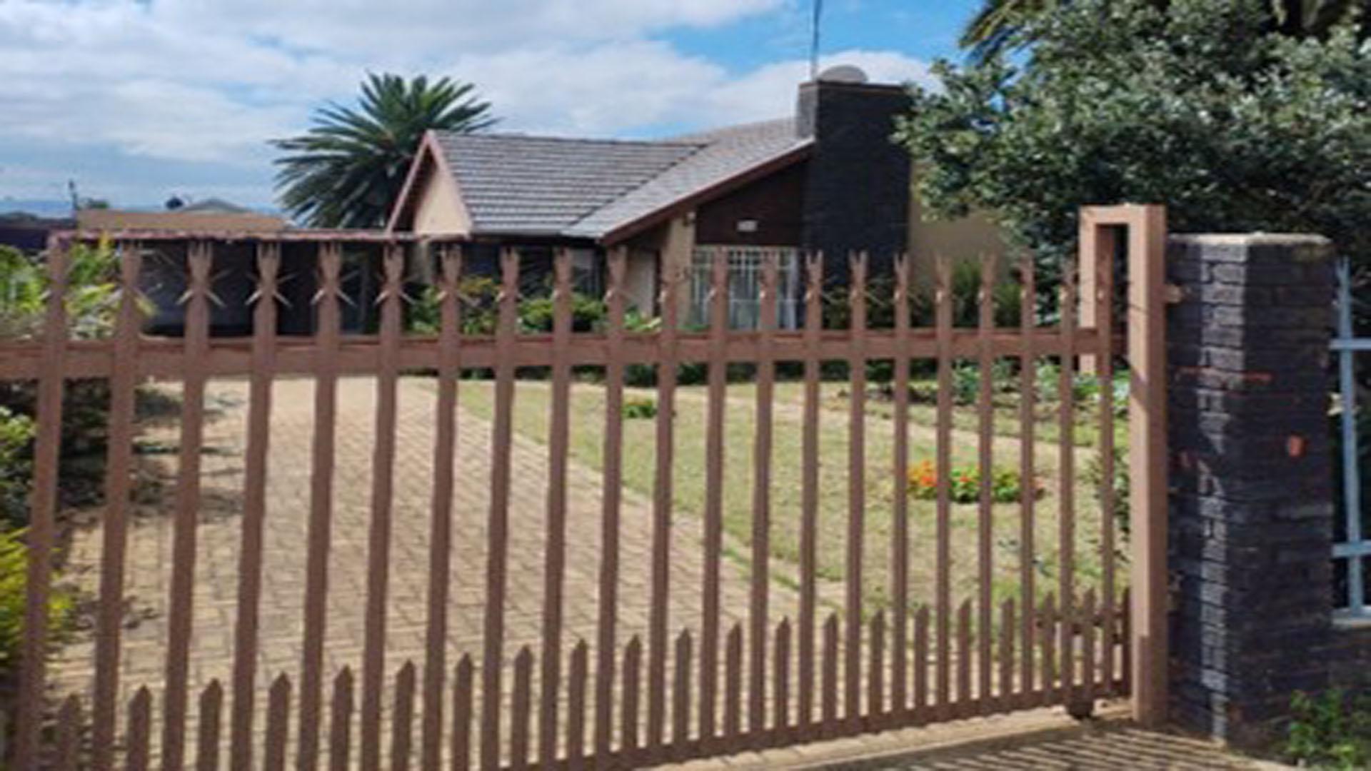 Front View of property in Regents Park
