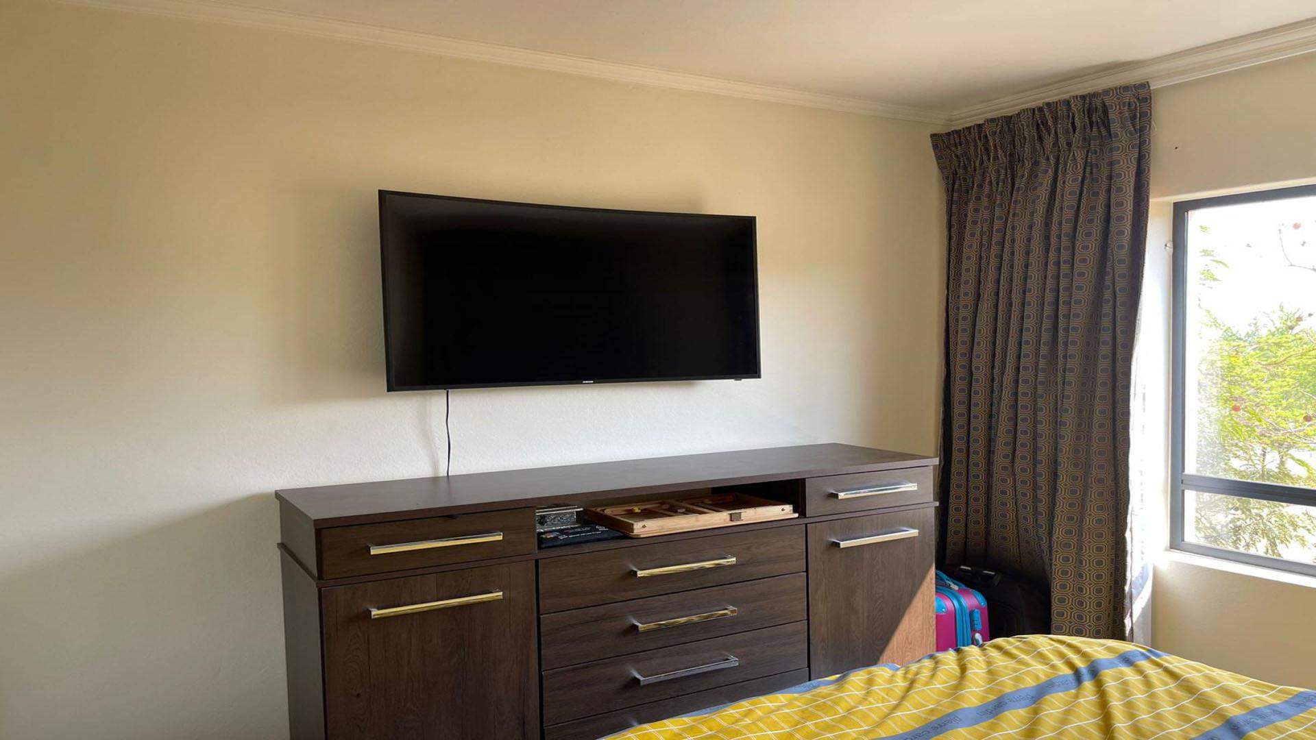 Main Bedroom - 11 square meters of property in North Riding A.H.