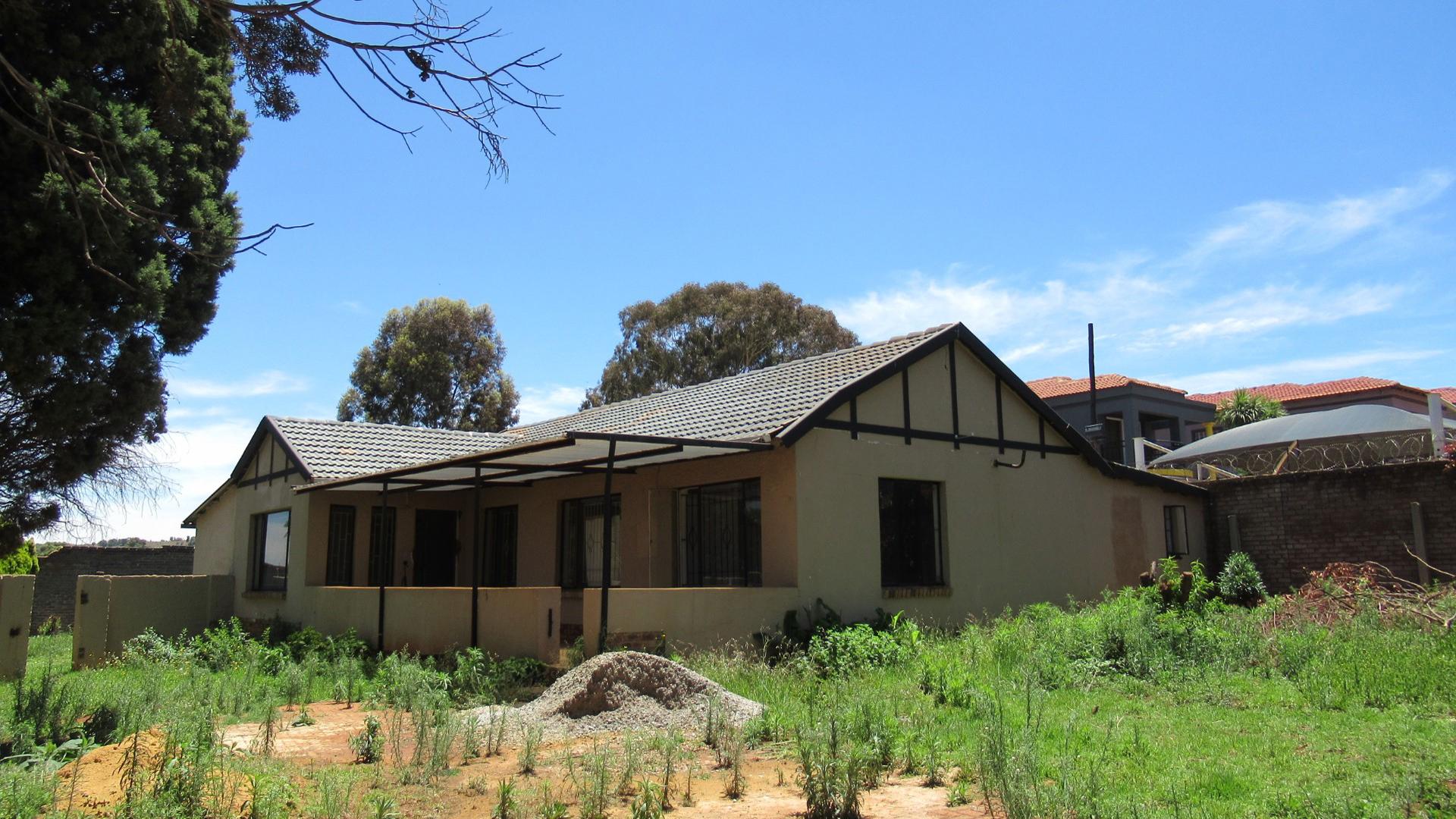 Front View of property in Lenasia South