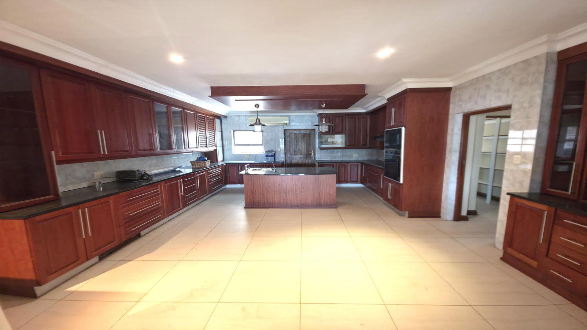 Kitchen of property in Ifafi