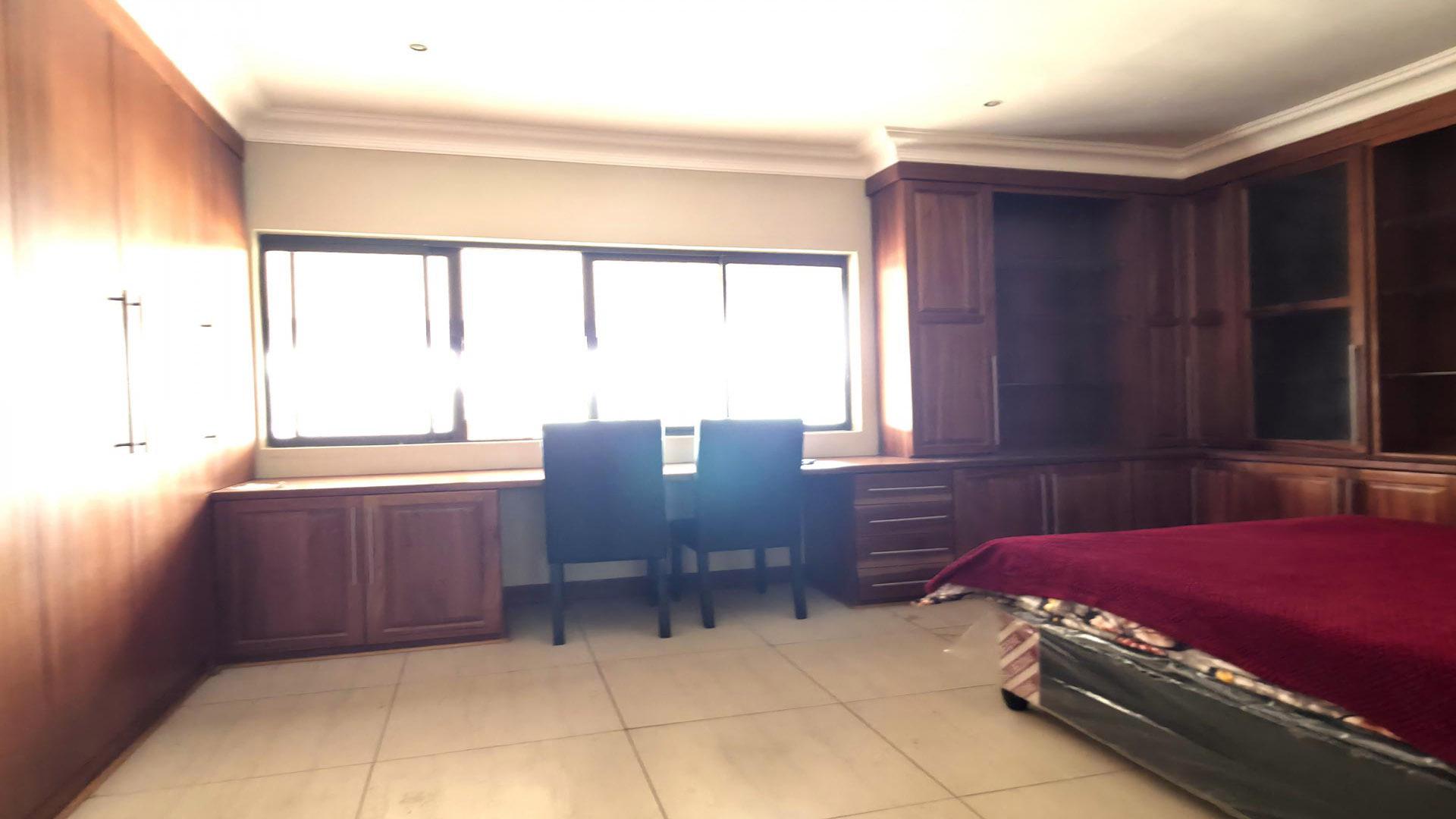 Bed Room 1 of property in Ifafi