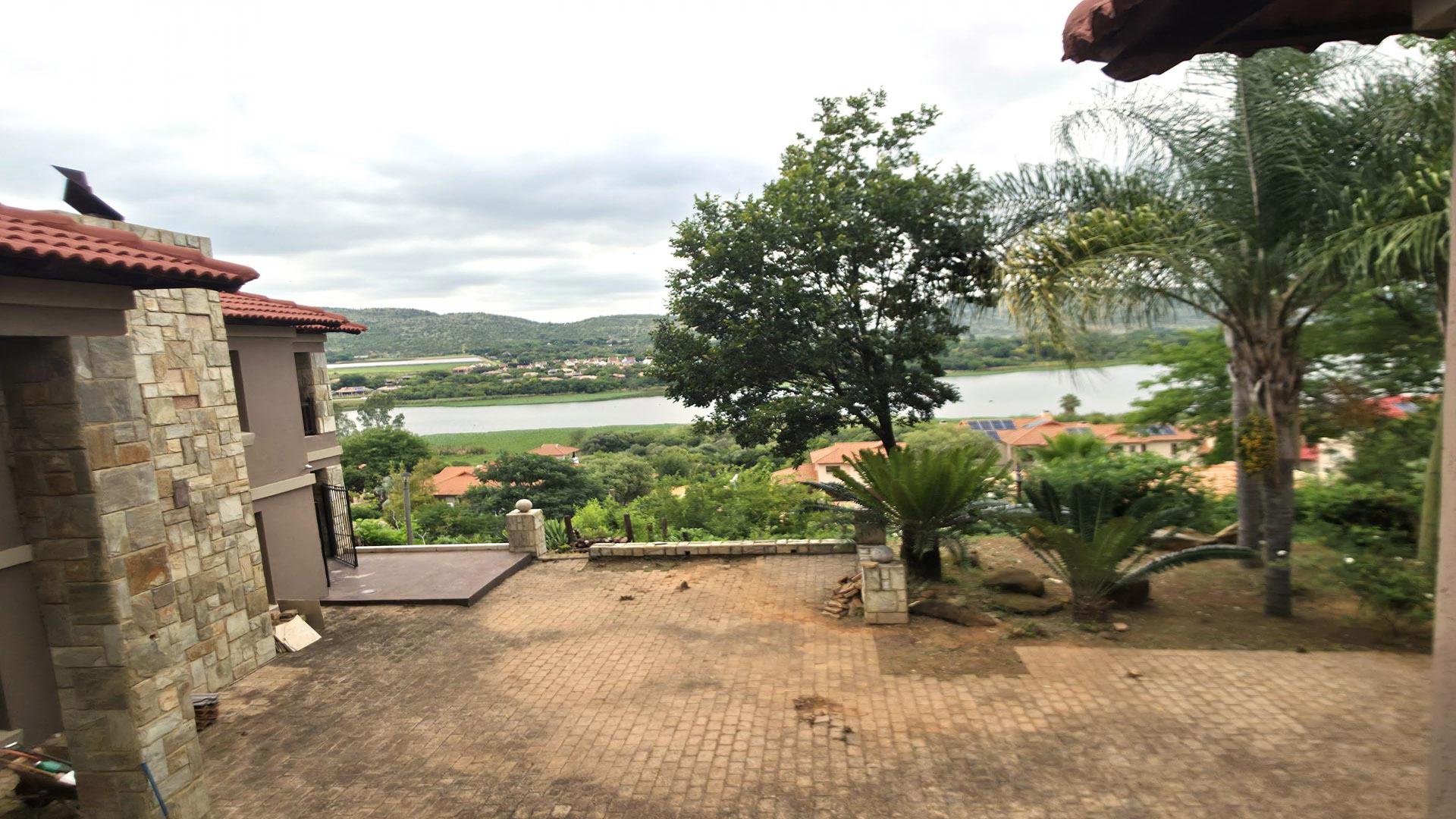 Spaces of property in Ifafi