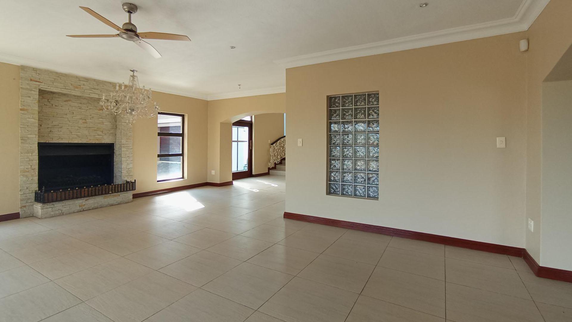 Lounges - 109 square meters of property in Ifafi