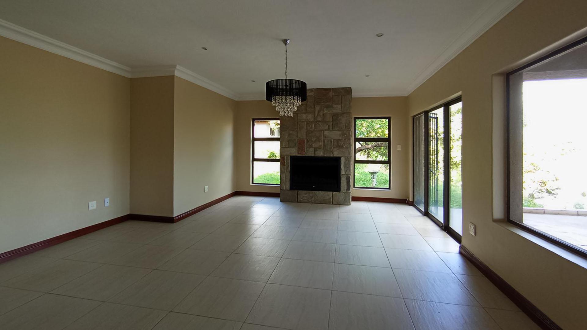 Lounges - 109 square meters of property in Ifafi