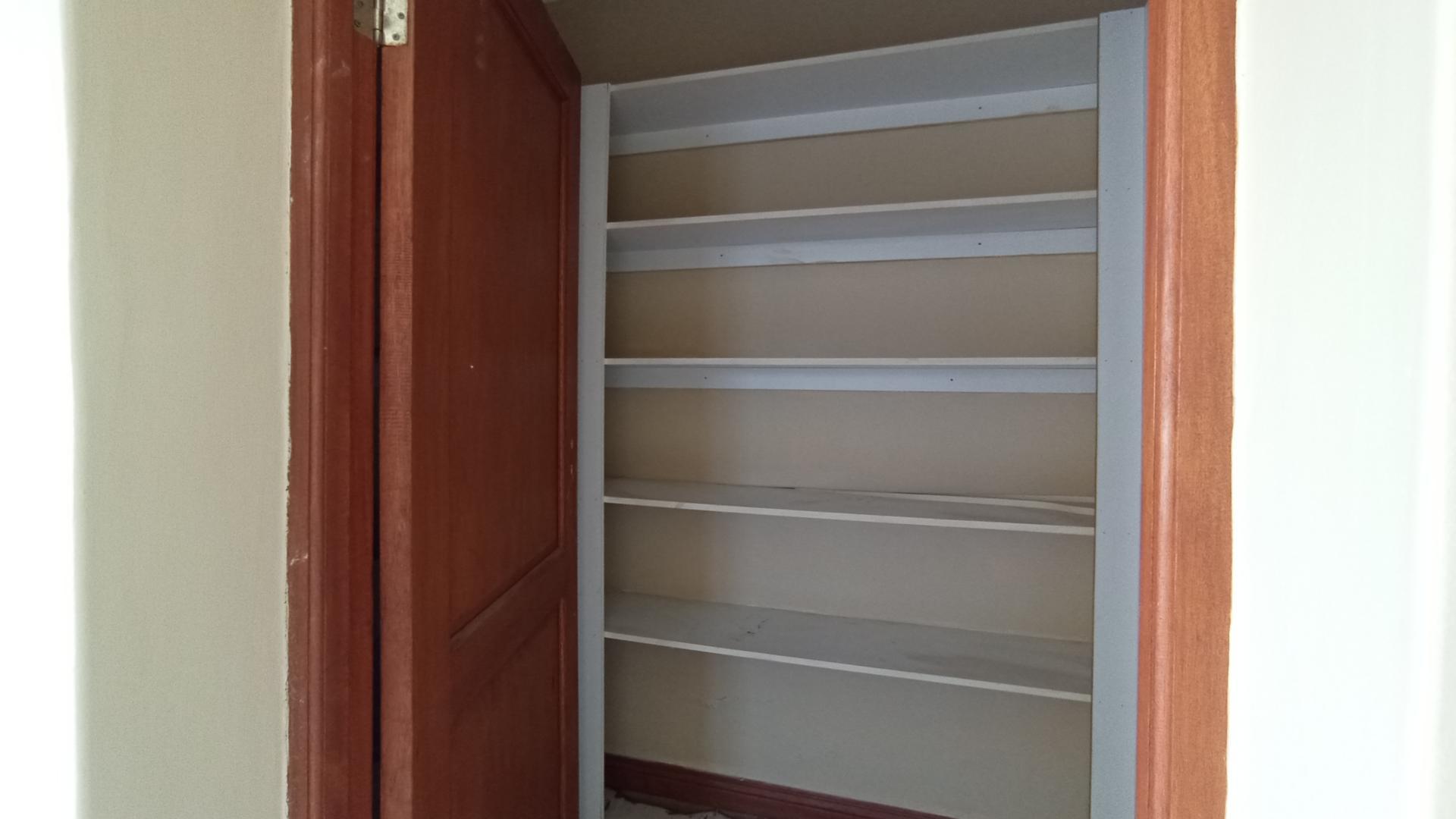 Spaces - 125 square meters of property in Ifafi