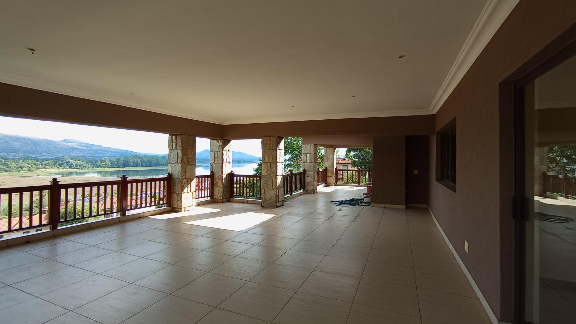 Balcony - 115 square meters of property in Ifafi